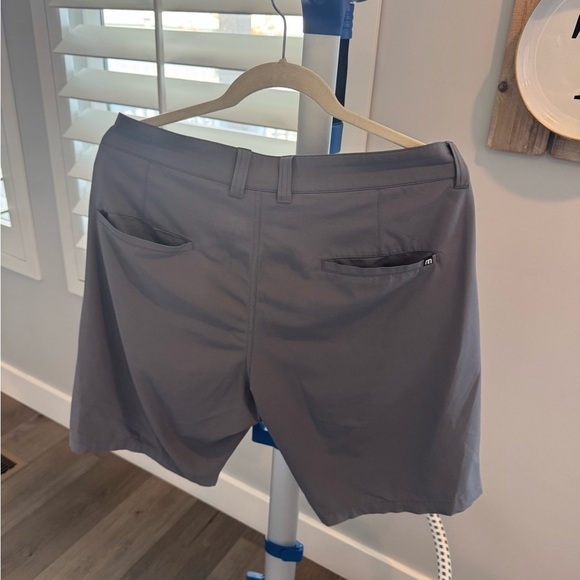 Men’s Travis Mathew shorts bundle size 33 - Picture 8 of 12
